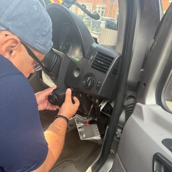 Ignition barrel replacement by mobile auto locksmith